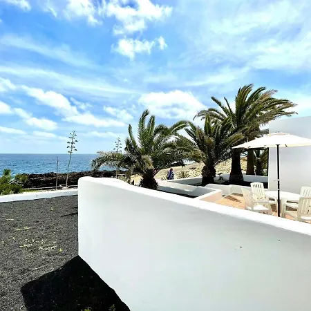 Only Adultos With Freewifi, In Front Of The Ocean And In Charco del Palo
